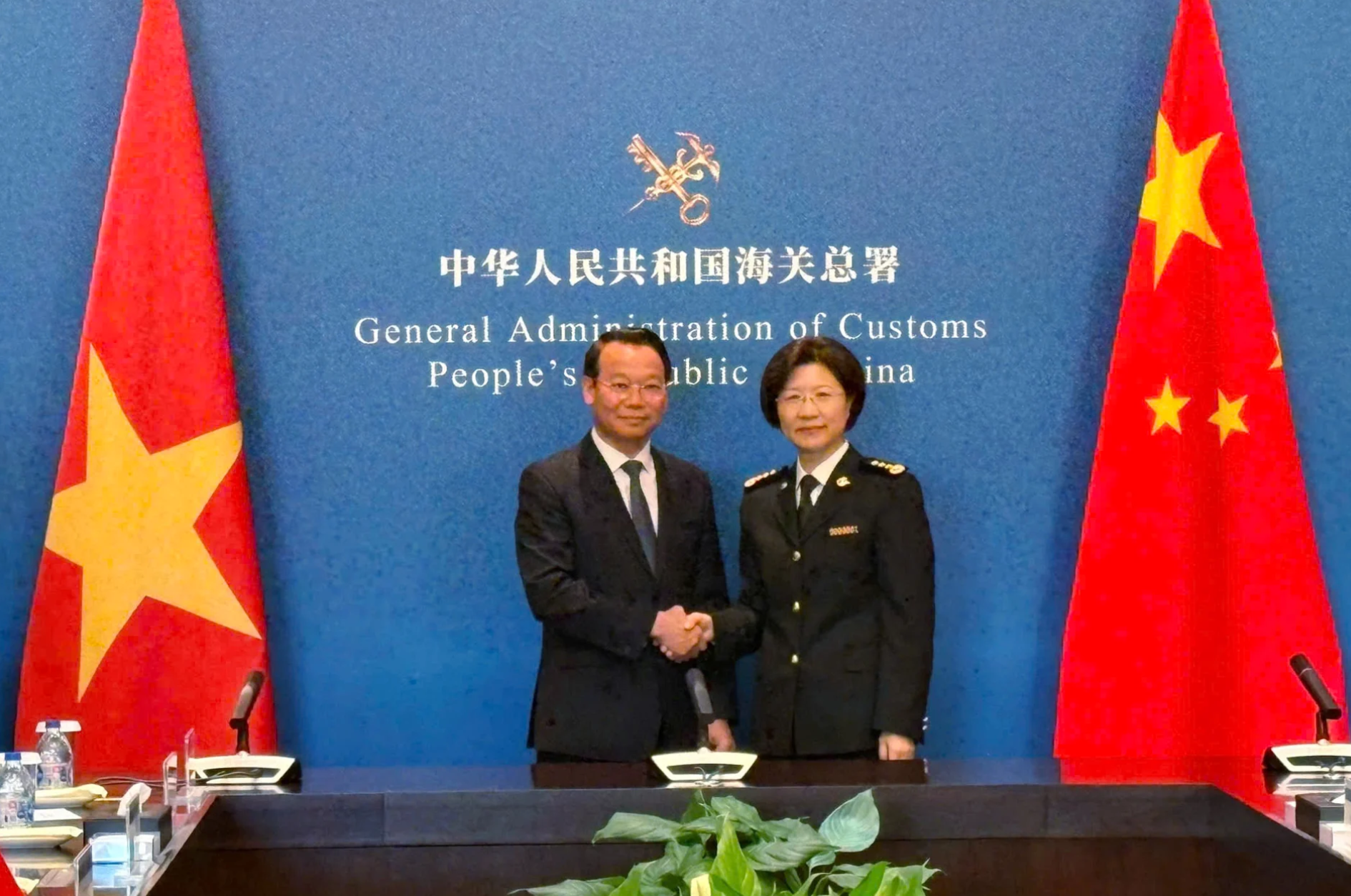Vietnam and China forge new path for agricultural cooperation through first ministerial dialogue